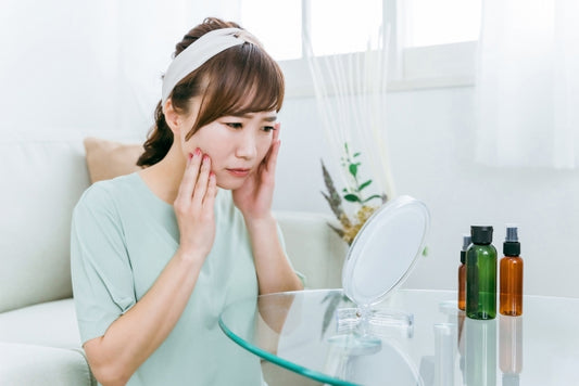 熱がこもって顔が赤くなる原因は?自分でできる効率的な改善法を紹介