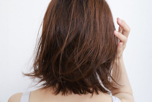 髪のパサつき・広がりはどうしたらいい?美髪に近づく対策とは