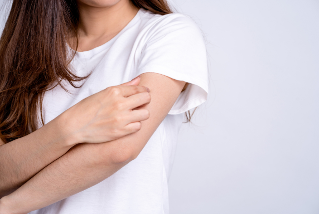 冬だけアトピーになる原因は?悪化させない3つのポイントを解説
