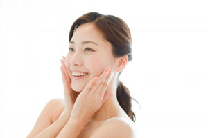 【くすみを解消したい方必見！】毎日のスキンケアで明るいお肌を目指しましょう！